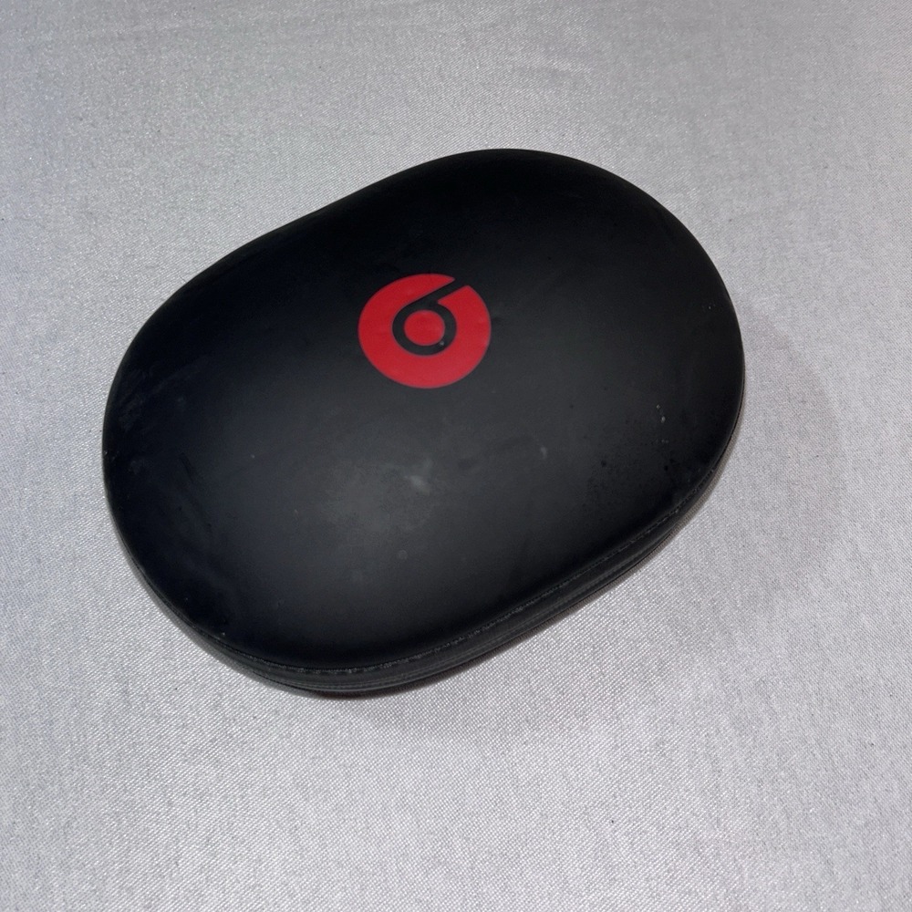 Hard Case / Carrying Bag Compatible to BEATS STUDIO 3 Headphones. Case Only.